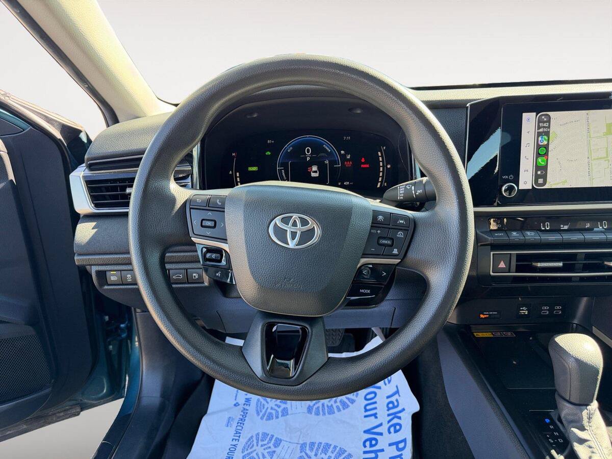 Used 2025 Toyota Camry LE FWD image 12