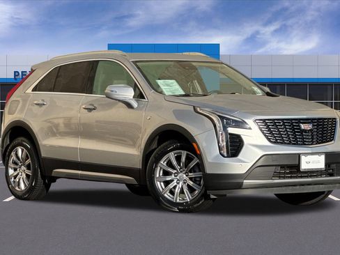 Certified 2022 Cadillac XT4 Premium Luxury w/ Enhanced Visibility Package image 2