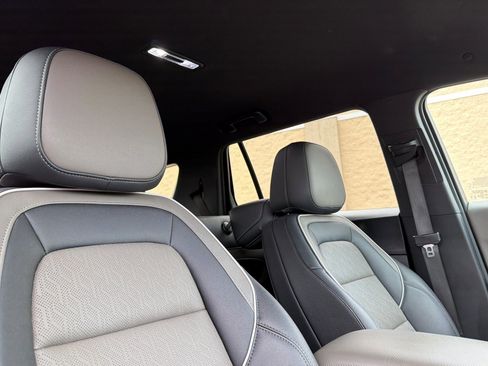 Used 2025 Chevrolet Equinox LT w/ Convenience Package II image 17