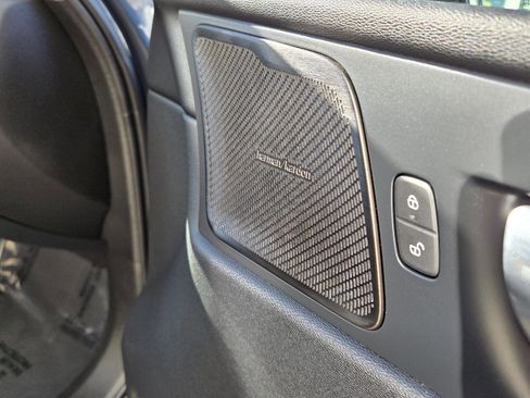 Used 2024 Volvo XC60 B5 Plus image 17