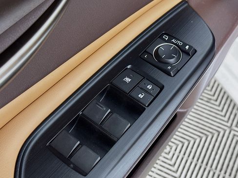 Used 2020 Lexus ES 350 w/ Premium Package FWD image 17