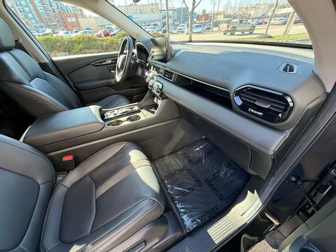 Used 2025 Honda Pilot EX-L image 45