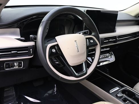 Used 2026 Lincoln Corsair Premiere AWD/4WD image 11