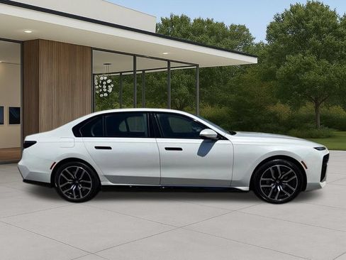 Used 2023 BMW i7 xDrive60 AWD/4WD image 7