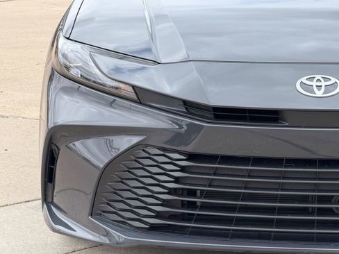 Used 2026 Toyota Camry LE FWD image 5