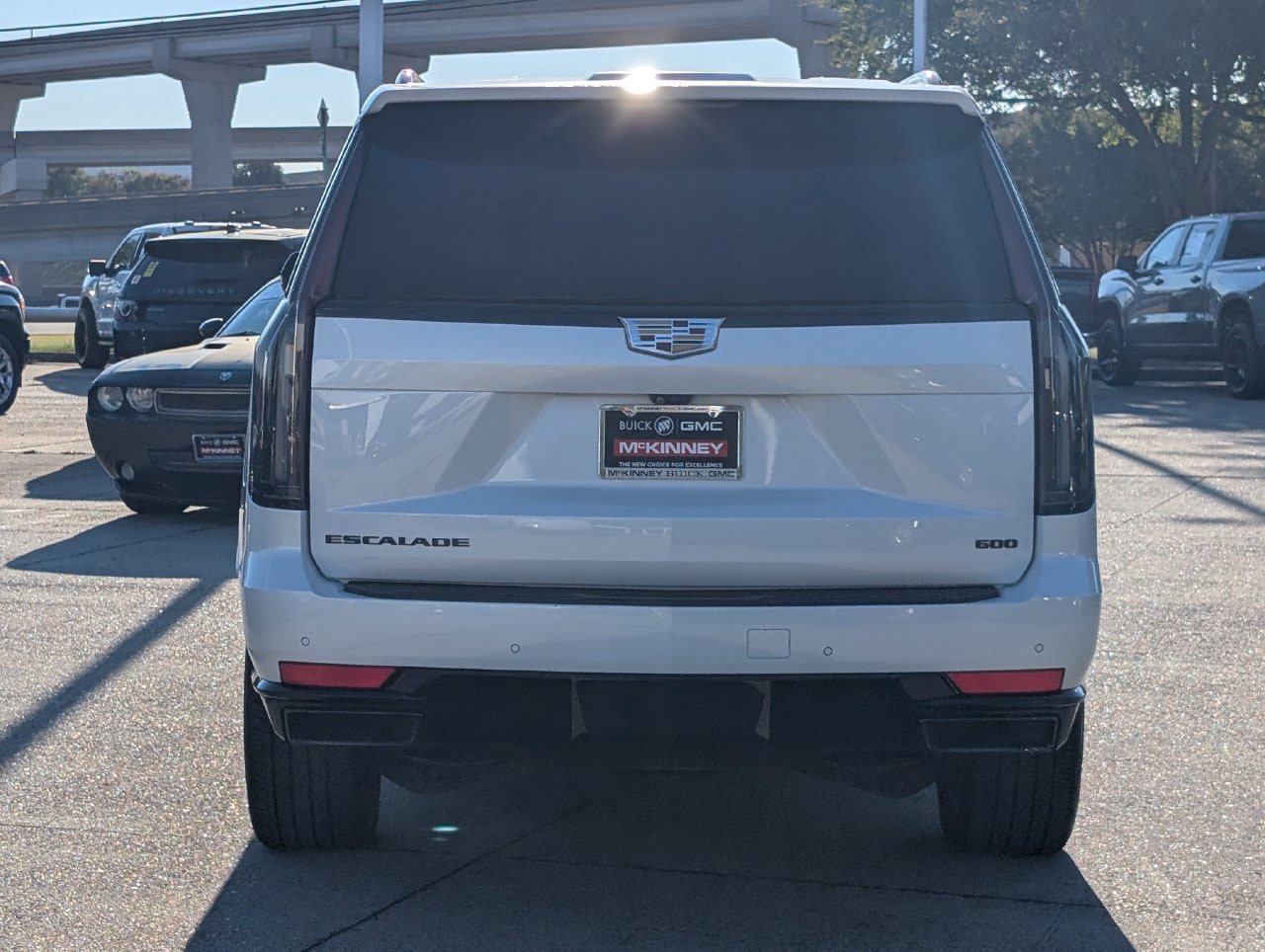 Used 2023 Cadillac Escalade Sport Platinum w/ LPO, Floor Liner Package AWD/4WD image 5