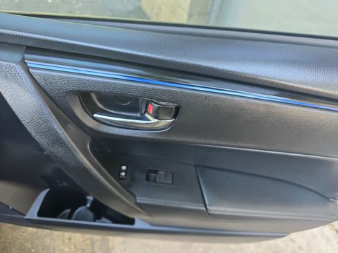Used 2018 Toyota Corolla SE w/ Body Protection Package FWD image 35