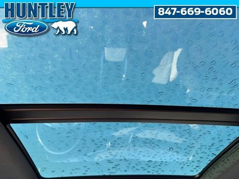 Used 2024 Audi Q8 e-tron Prestige image 16