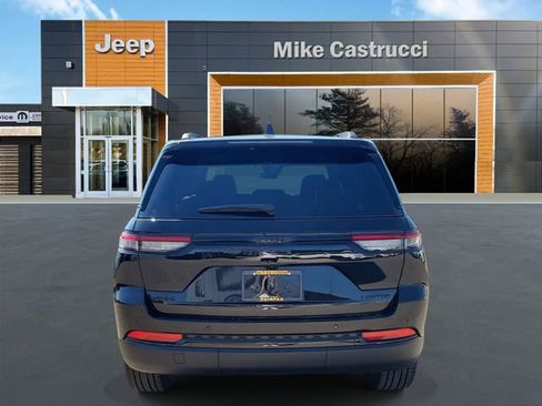 New 2025 Jeep Grand Cherokee Limited w/ Black Appearance Package image 4