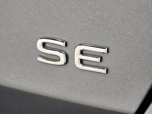 Used 2023 Volkswagen Jetta SE FWD image 12