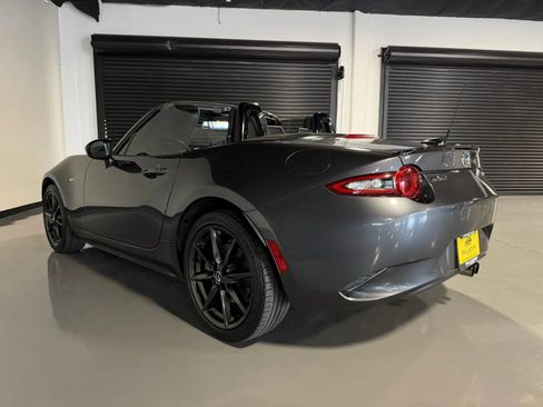 Used 2016 MAZDA MX-5 Miata Club RWD image 6