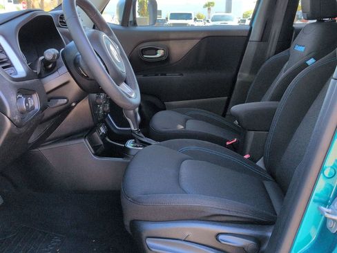 Used 2021 Jeep Renegade Latitude image 16