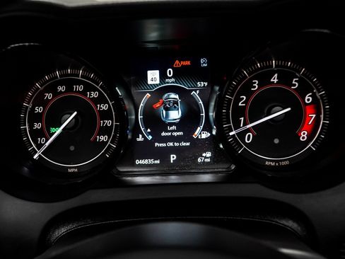 Used 2019 Jaguar F-TYPE P300 image 33