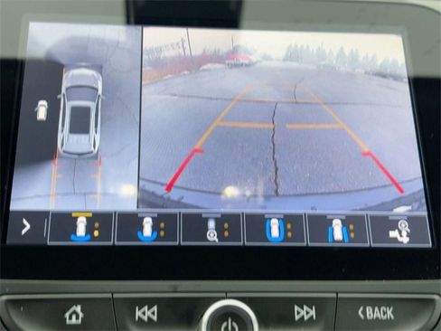 Used 2020 Chevrolet Equinox Premier image 24