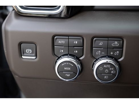 New 2026 GMC Sierra 1500 Denali w/ Denali Reserve Package AWD/4WD image 31