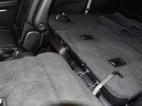 Used 2025 Chevrolet Traverse Z71 AWD/4WD image 47