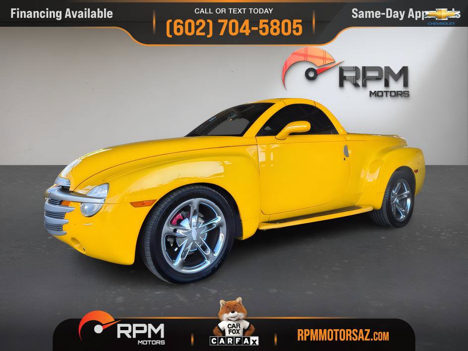 Used 2004 Chevrolet SSR w/ Preferred Equipment Group RWD image 3