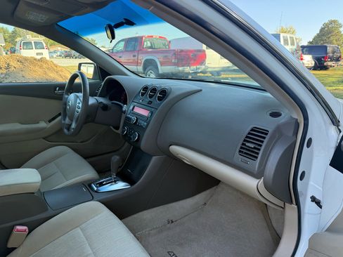 Used 2010 Nissan Altima 2.5 S image 56