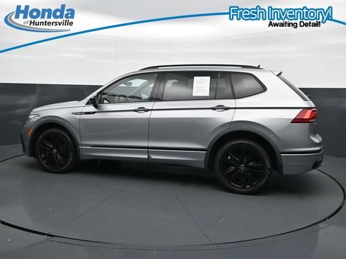 Used 2022 Volkswagen Tiguan SE R-Line FWD image 6
