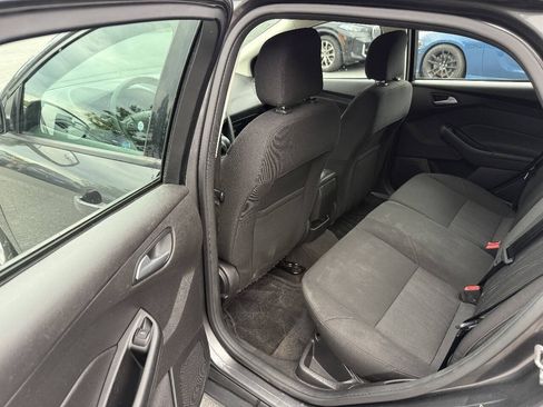 Used 2017 Ford Focus SE FWD image 13