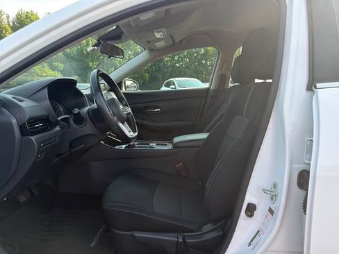 Used 2022 Nissan Sentra SV FWD image 10