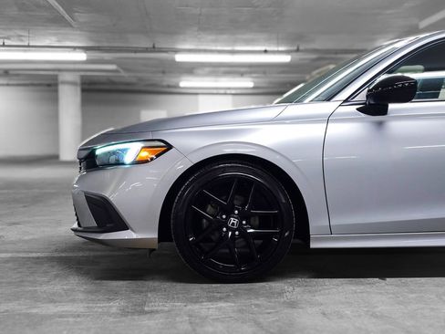 Used 2023 Honda Civic Sport image 16