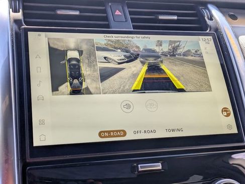 Used 2022 Land Rover Discovery S R-Dynamic image 12