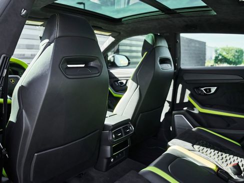 Used 2022 Lamborghini Urus AWD/4WD image 39