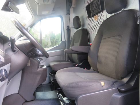 Used 2017 Ford Transit 250 130 Medium Roof image 26