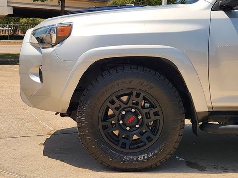 Used 2023 Toyota 4Runner SR5 Premium w/ Moonroof Package RWD image 5