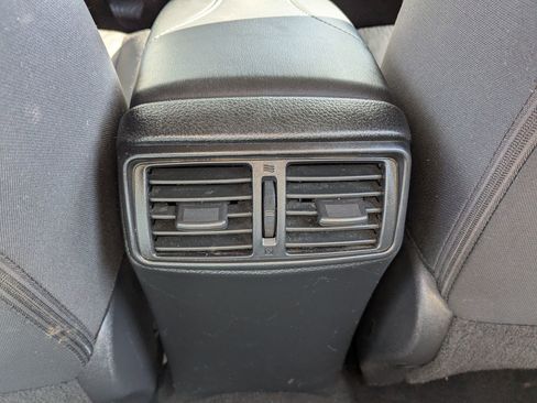 Used 2017 Nissan Rogue S image 23