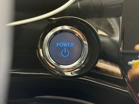 Used 2022 Toyota Prius XLE FWD image 21