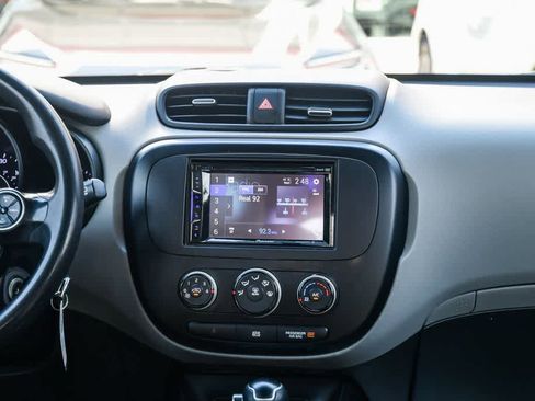 Used 2016 Kia Soul image 13