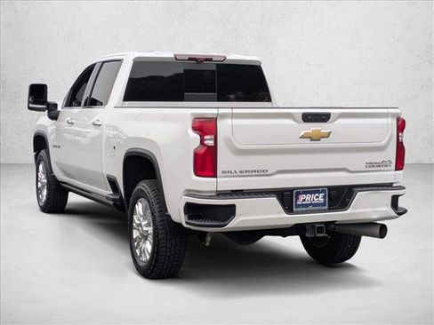 Used 2023 Chevrolet Silverado 2500 High Country w/ Z71 Off-Road Package image 7