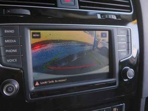 Used 2017 Volkswagen Golf SEL image 22