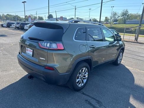 Used 2019 Jeep Cherokee Latitude Plus w/ Cold Weather Group AWD/4WD image 8