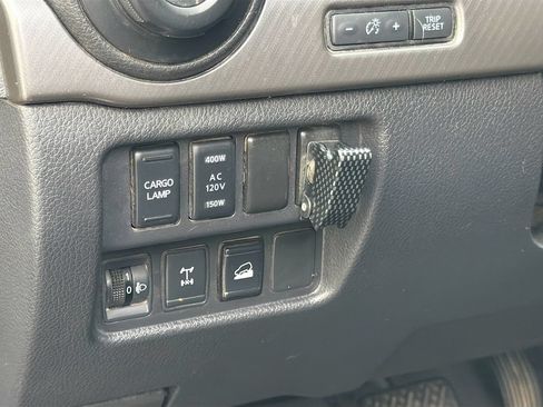 Used 2023 Nissan Titan PRO-4X w/ Pro-4x Convenience Package AWD/4WD image 10