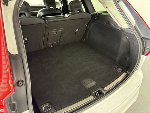 Used 2023 Volvo XC60 B5 Core image 38