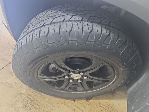 Used 2020 GMC Acadia AT4 w/ Driver Alert Package II image 13