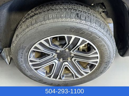 Used 2024 Jeep Wagoneer L Series II RWD image 35
