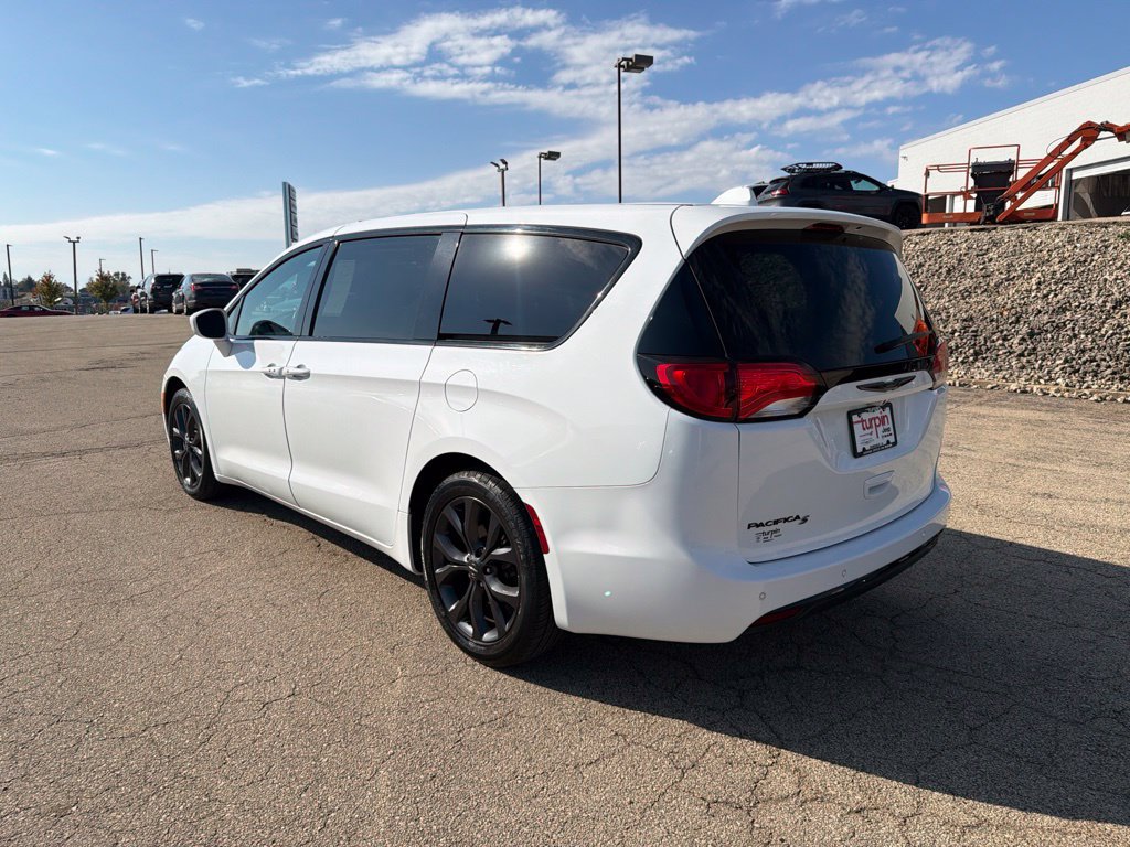 Used 2019 Chrysler Pacifica Touring Plus w/ S Appearance Package FWD image 7