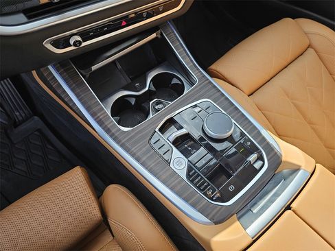 Used 2025 BMW X7 xDrive40i image 24