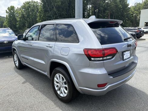 Used 2020 Jeep Grand Cherokee Altitude RWD image 5