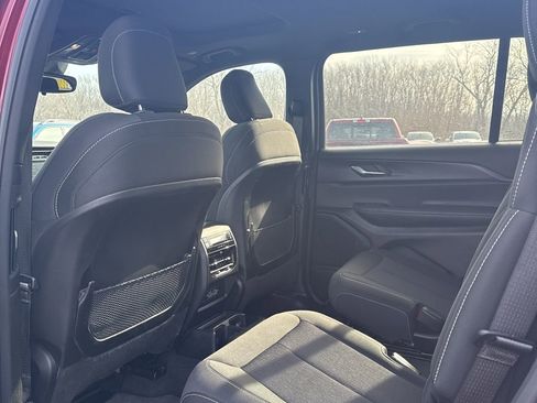 Used 2024 Jeep Grand Cherokee L Laredo AWD/4WD image 21