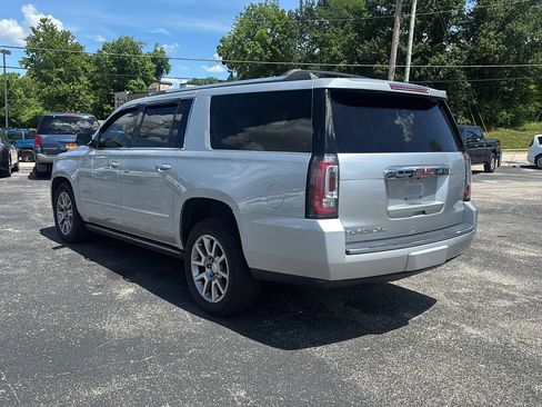 Used 2017 GMC Yukon XL Denali w/ Open Road Package AWD/4WD image 3