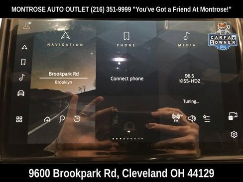 Used 2024 Land Rover Discovery Metropolitan Edition image 20