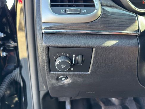 Used 2018 Jeep Grand Cherokee Overland image 17