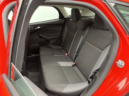 Used 2014 Ford Focus SE image 9