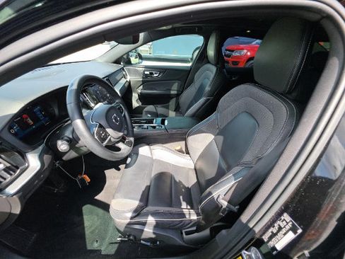Used 2023 Volvo S60 T8 Ultimate AWD/4WD image 3