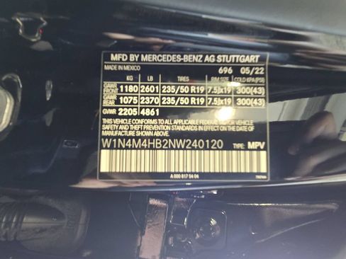 Used 2022 Mercedes-Benz GLB 250 4MATIC image 40